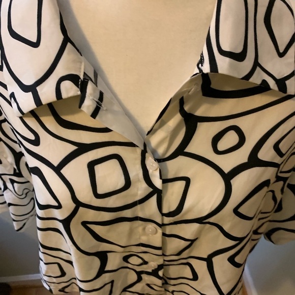 SHEIN cropped black/white jacket, size L - Picture 4 of 5